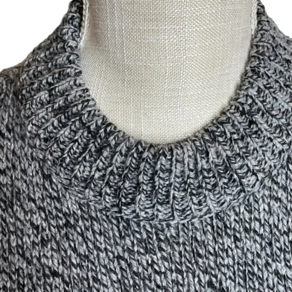 AMERICAN EAGLE Wool Blend Crewneck Pullover Sweater - Size Medium